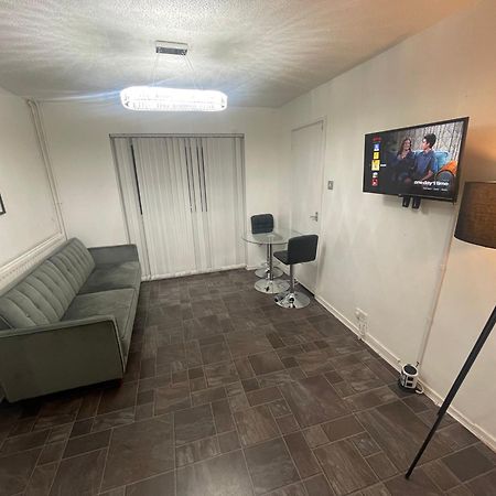 New! 4 Bedroom London House With Garden And Lawn Екстериор снимка