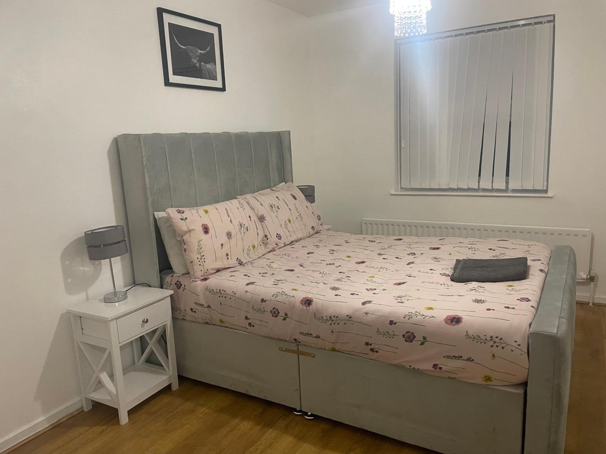 New! 4 Bedroom London House With Garden And Lawn Екстериор снимка