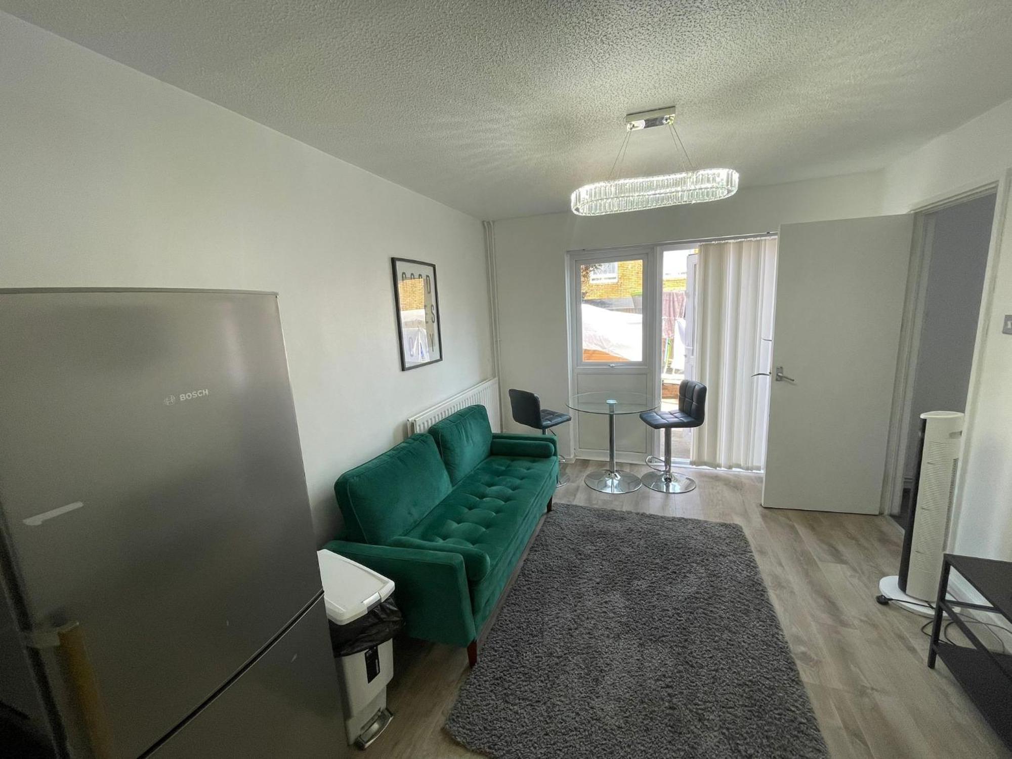 New! 4 Bedroom London House With Garden And Lawn Екстериор снимка
