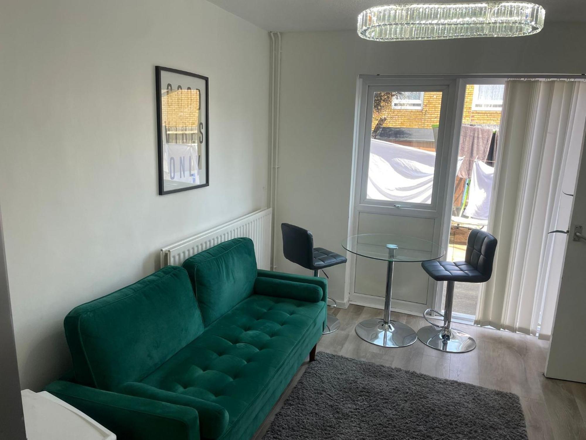 New! 4 Bedroom London House With Garden And Lawn Екстериор снимка